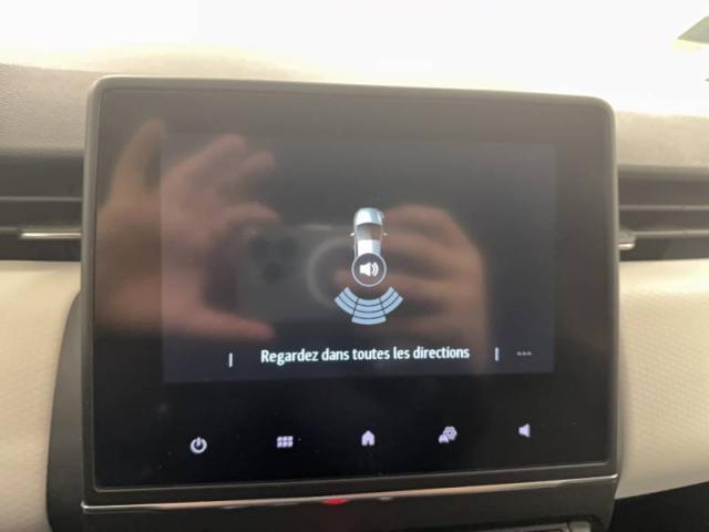 Renault Clio image 2
