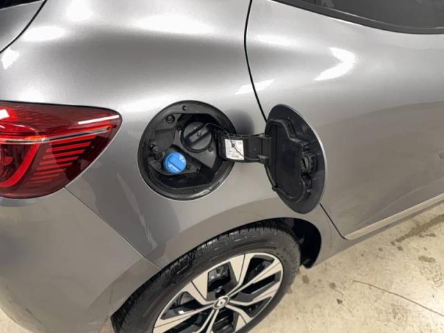 Renault Clio image 9