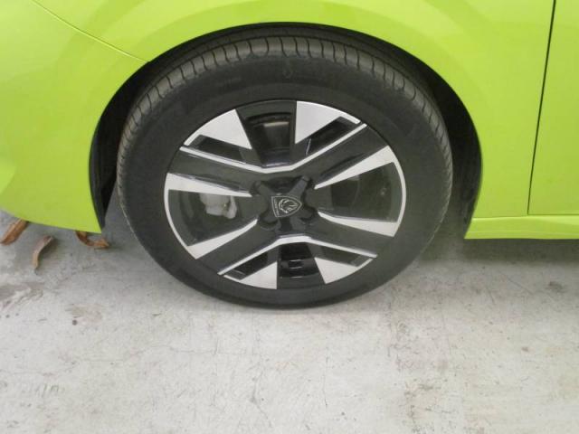 Peugeot 208 image 5
