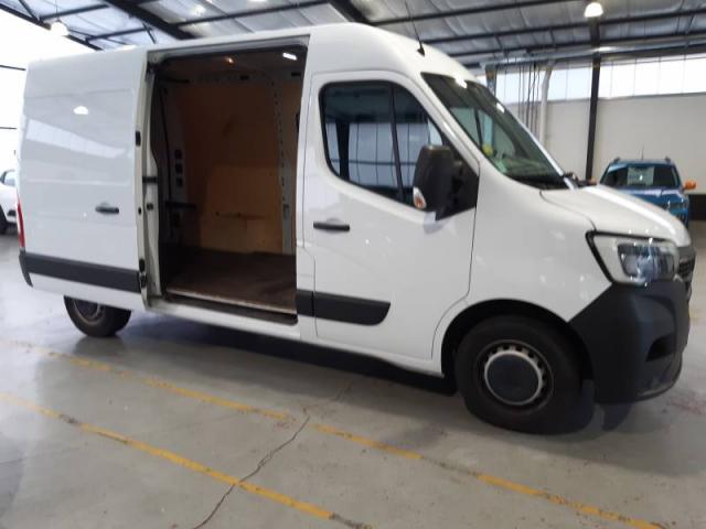 Renault Master image 2