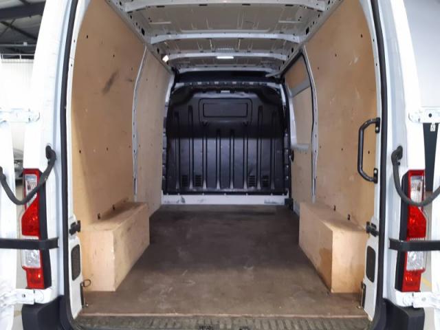 Renault Master image 1
