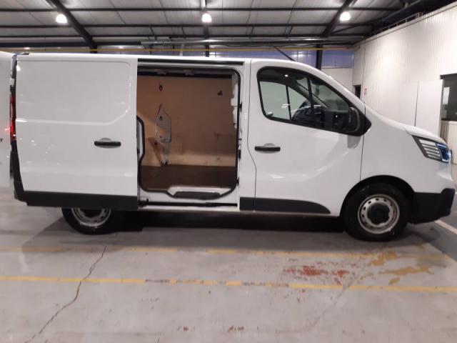Renault Trafic image 3
