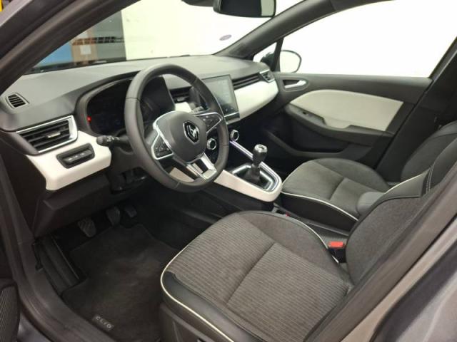 Renault Clio image 2