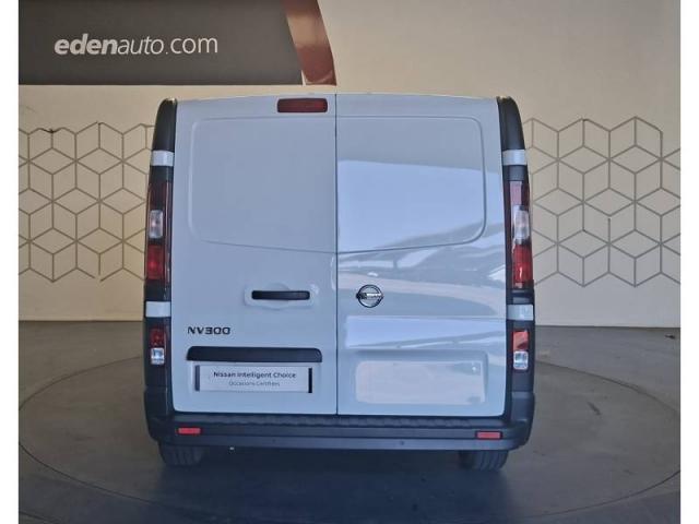 Nissan Nv300 image 8