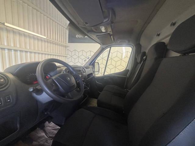 Renault Master image 2