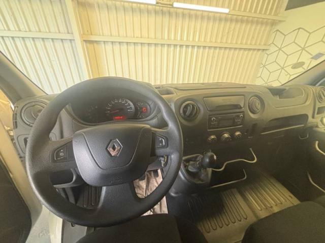 Renault Master image 9