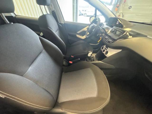 Peugeot 208 image 4