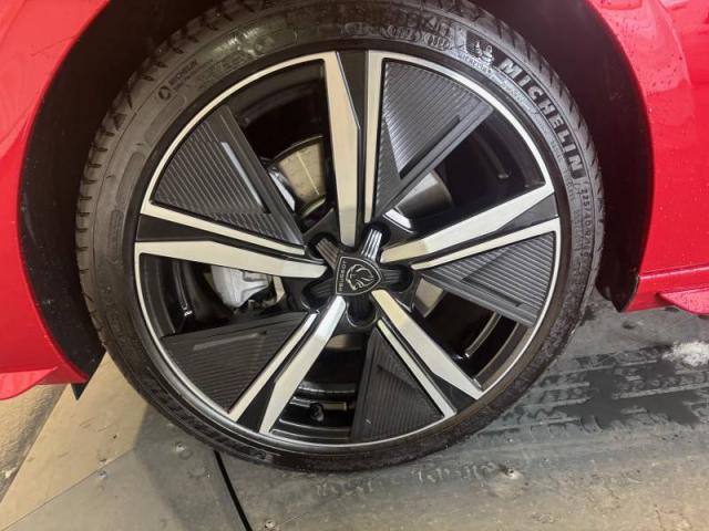 Peugeot 308 image 1