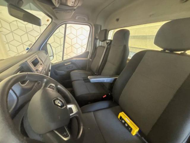 Renault Master image 2