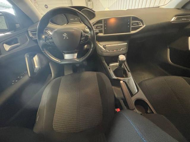 Peugeot 308 image 8