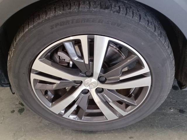 Peugeot 3008 image 2