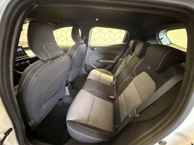 Renault Clio image 2