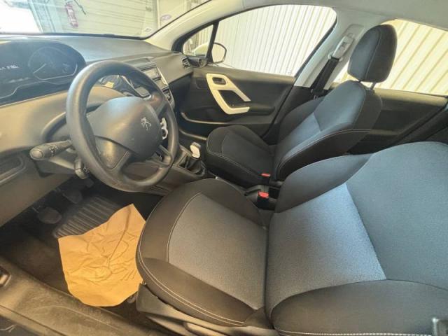 Peugeot 208 image 1