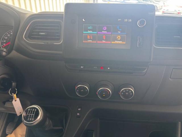 Renault Master image 1