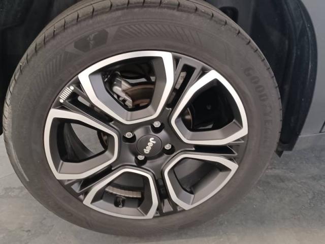 Jeep Avenger image 5