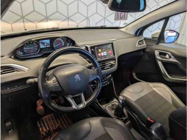Peugeot 2008 image 8