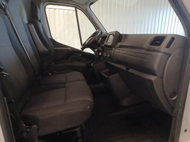 Renault Master image 1