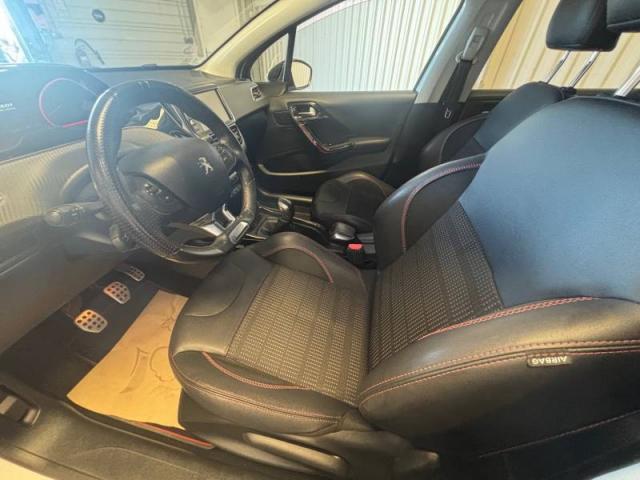 Peugeot 2008 image 2