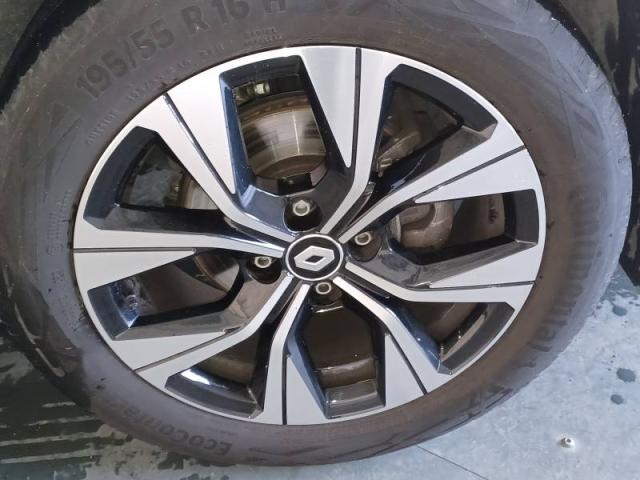 Renault Clio image 2