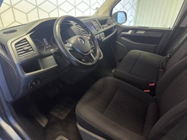 Volkswagen Caravelle image 5