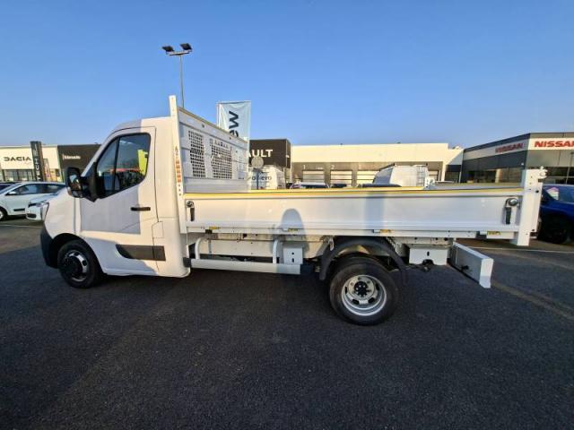 Renault Master image 1