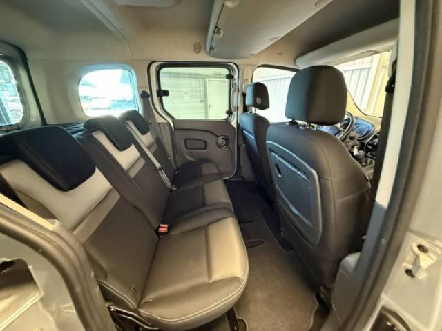 Renault Kangoo image 9