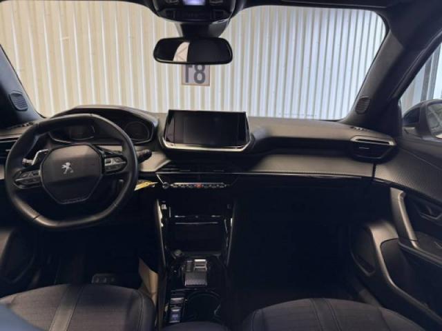 Peugeot 2008 image 2