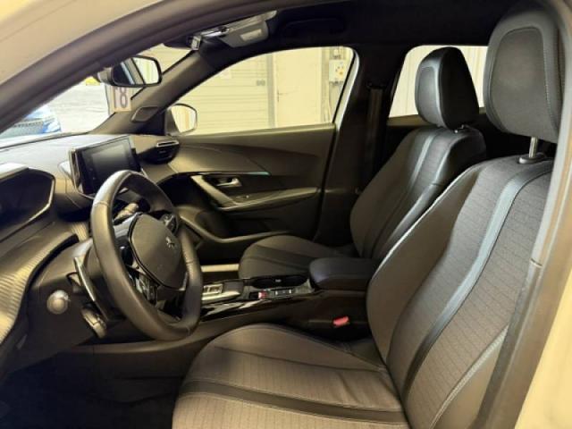 Peugeot 2008 image 1