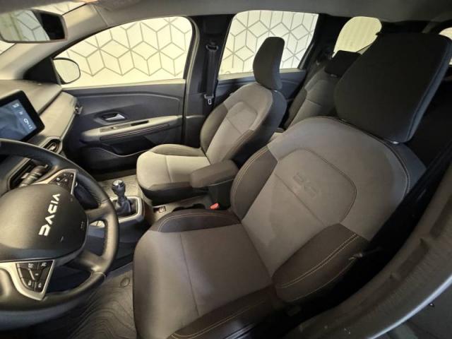 Dacia Jogger image 1