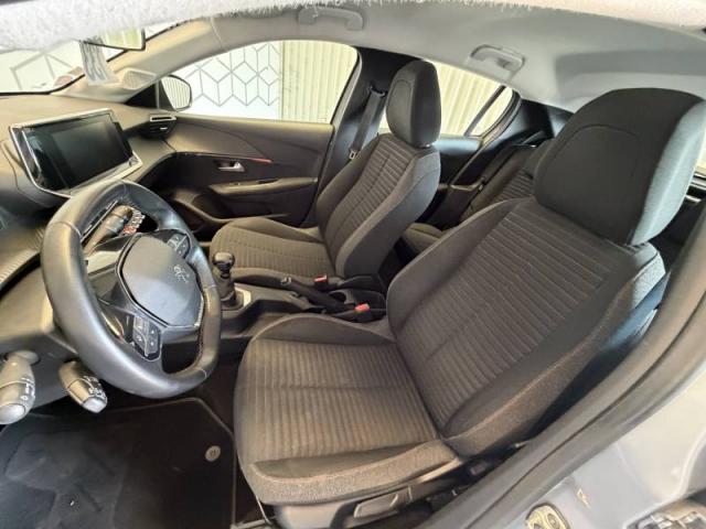 Peugeot 208 image 5