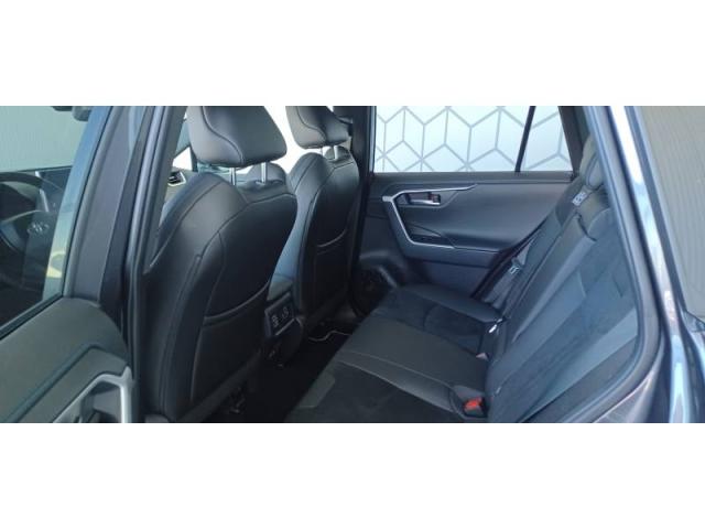 Toyota Rav4 image 8