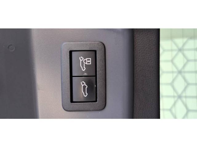 Toyota Prius image 9