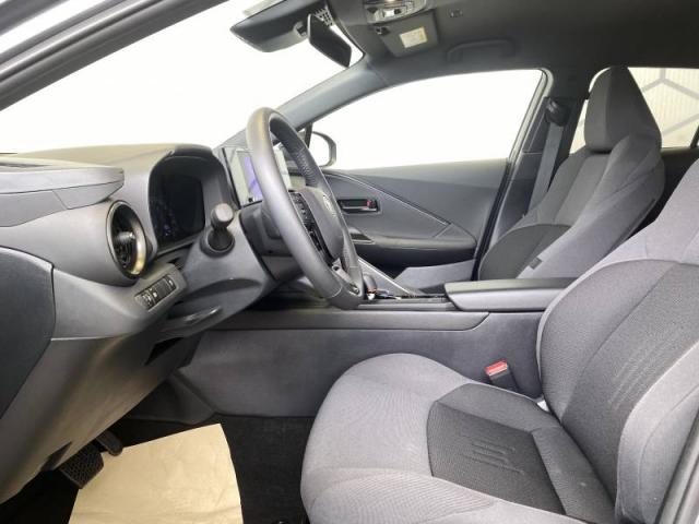Toyota C-Hr image 2