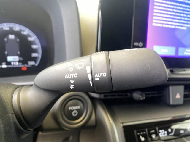 Toyota C-Hr image 6