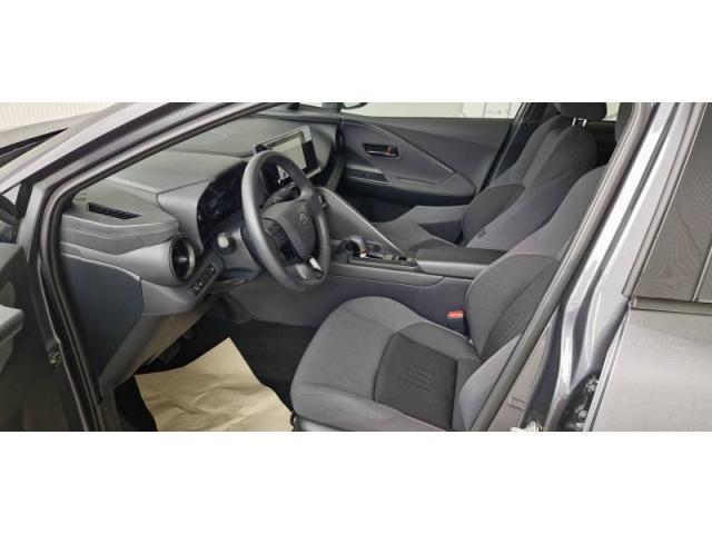 Toyota C-Hr image 1