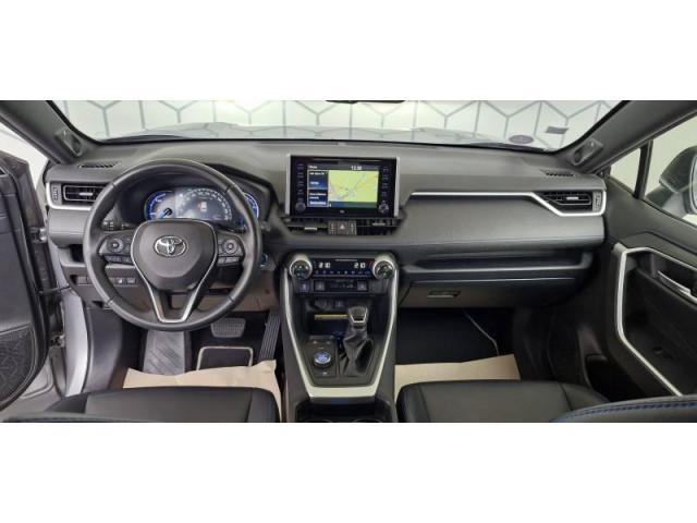 Toyota Rav4 image 6