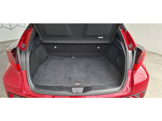 Toyota C-Hr image 9