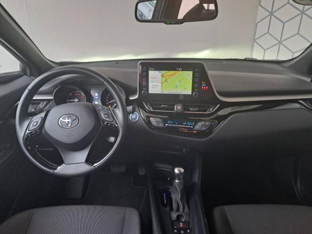 Toyota C-Hr image 2