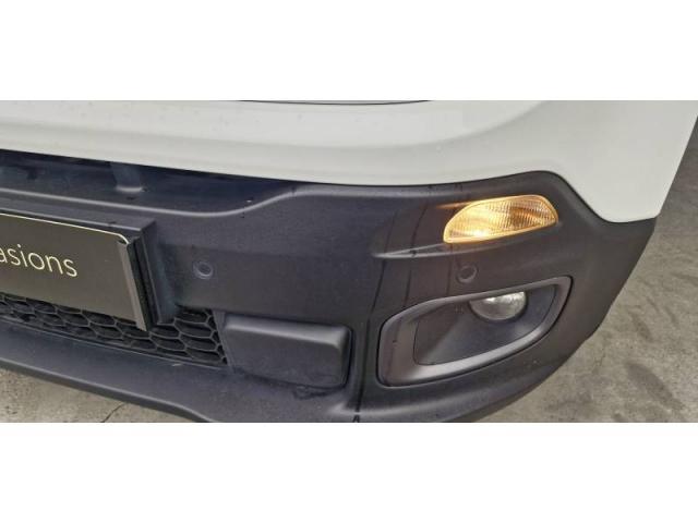 Jeep Renegade image 6