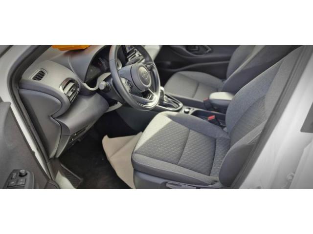 Toyota Yaris image 6