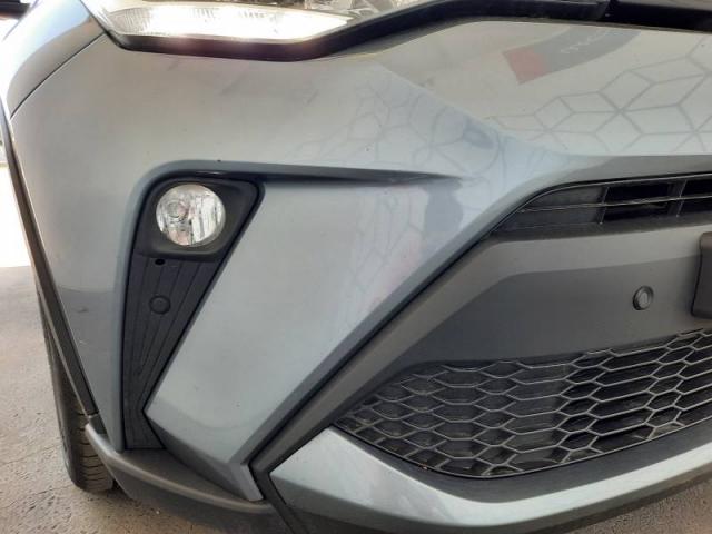Toyota C-Hr image 2