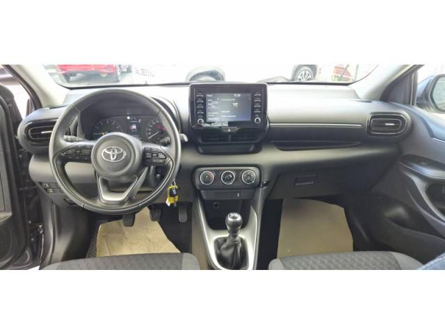 Toyota Yaris image 2