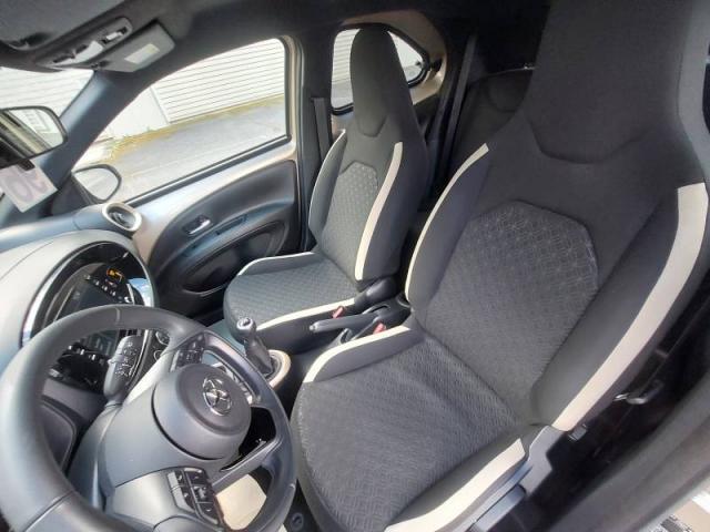 Toyota Aygo X image 3