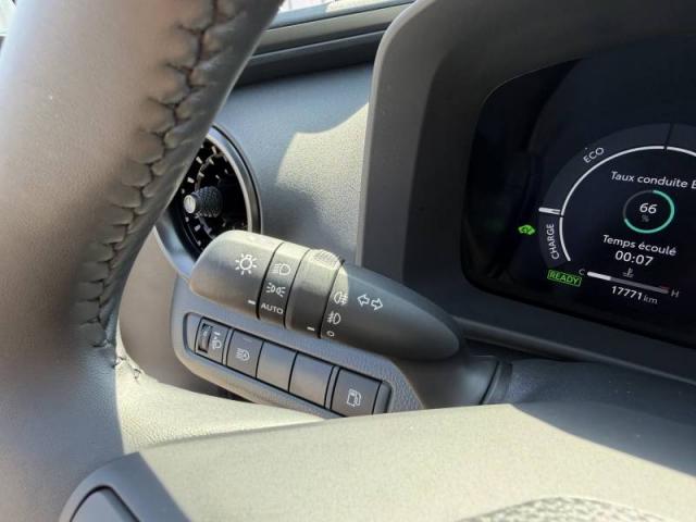 Toyota C-Hr image 2