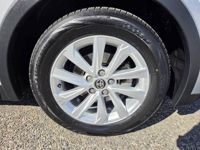 Toyota C-Hr image 8