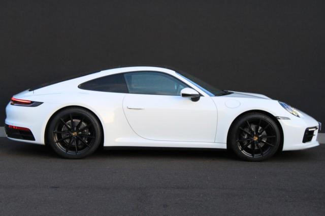 Porsche 911 image 9