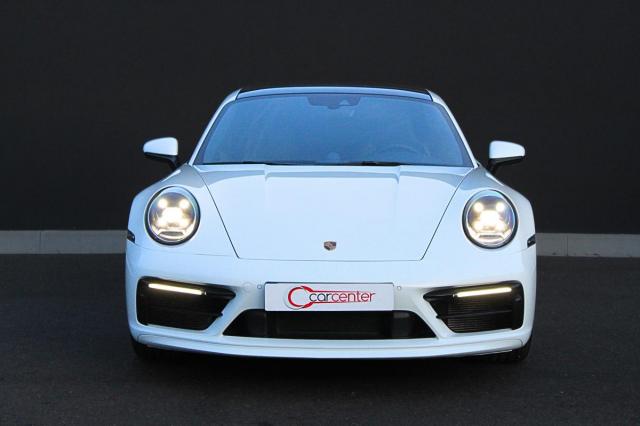 Porsche 911 image 2