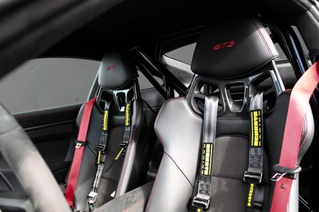 Porsche 911 image 4