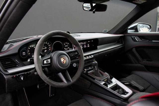 Porsche 911 image 7