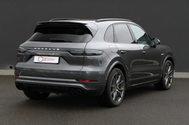 Porsche Cayenne image 1